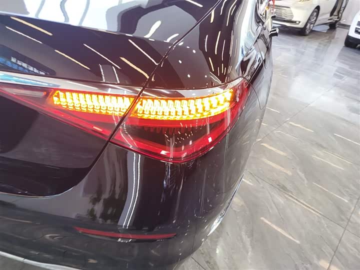 Фото 8 - Mercedes-Benz S-Class