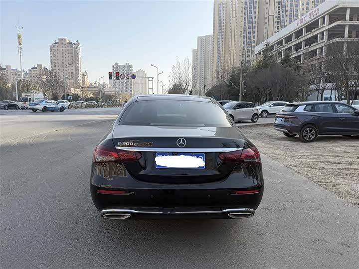 Фото 5 - Mercedes-Benz E-Class