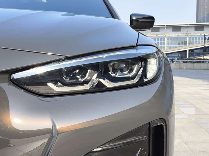 Фото 8 - BMW i4