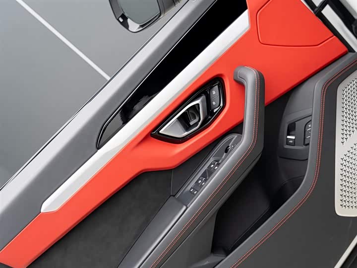 Фото 9 - Lamborghini Urus