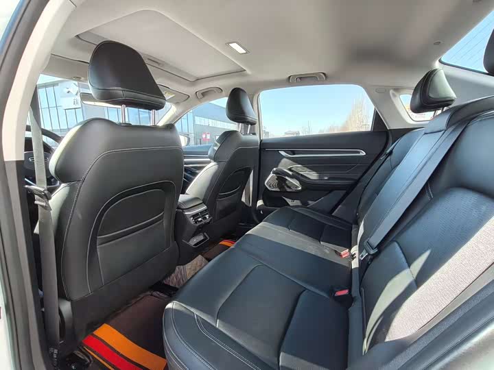 Фото 6 - Geely Emgrand