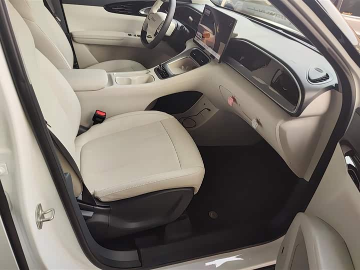 Фото 8 - Geely Galaxy Geome