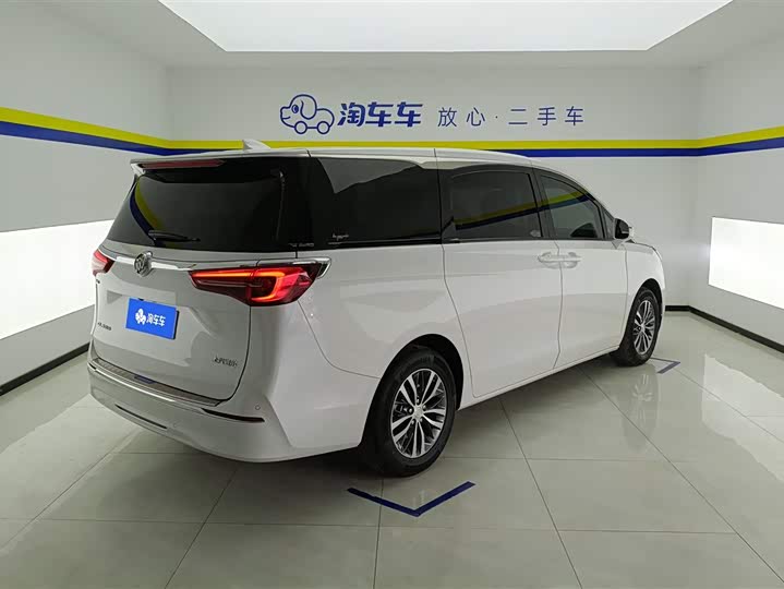 Фото 3 - Buick GL8 ES