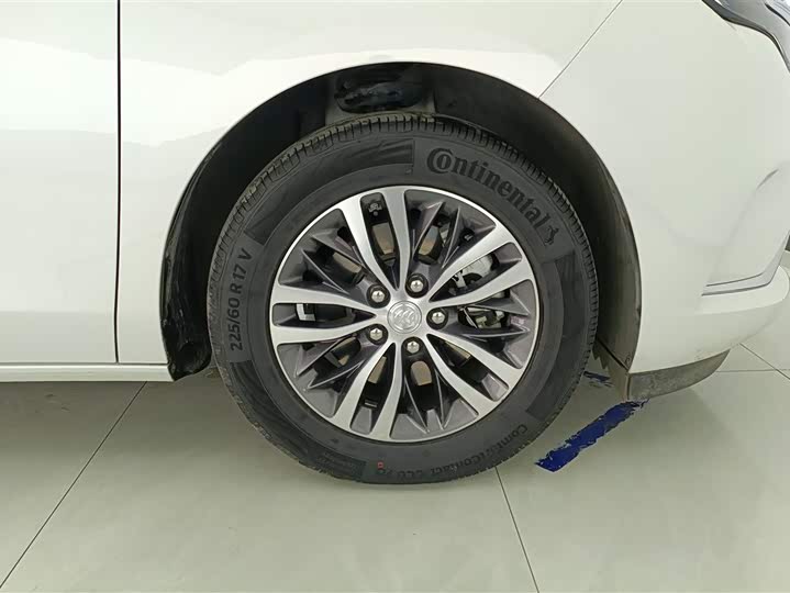 Фото 6 - Buick GL8 ES