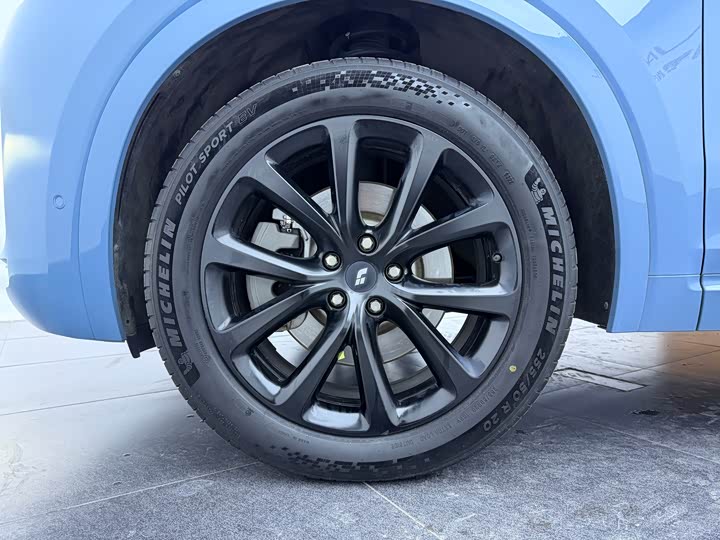 Фото 6 - LiXiang One