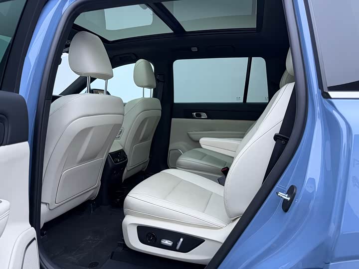 Фото 9 - LiXiang One