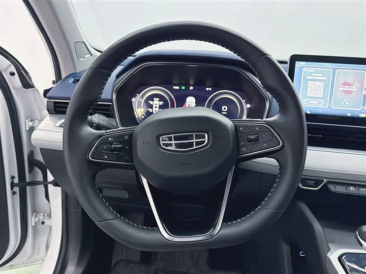 Фото 4 - Geely Preface