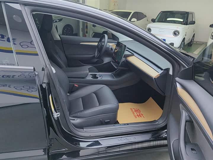 Фото 8 - Tesla Model 3