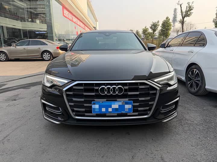Фото 2 - Audi A6L