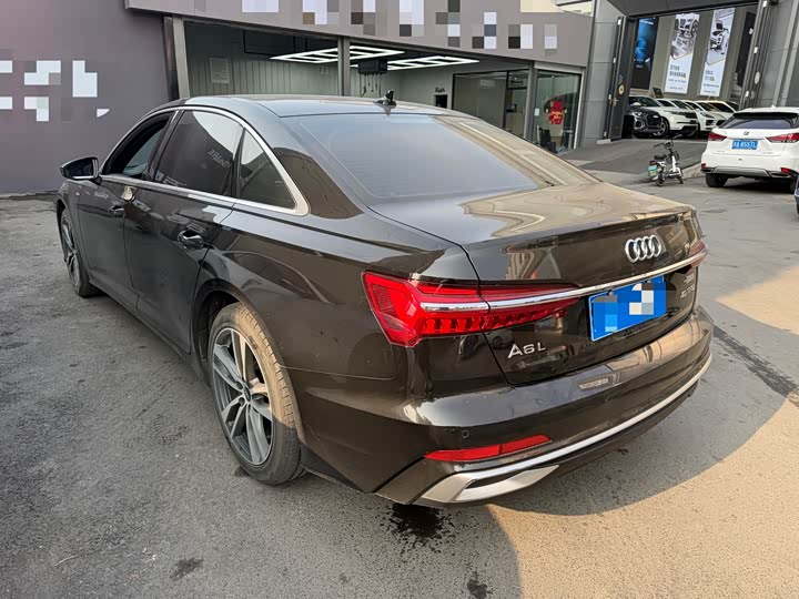 Фото 7 - Audi A6L