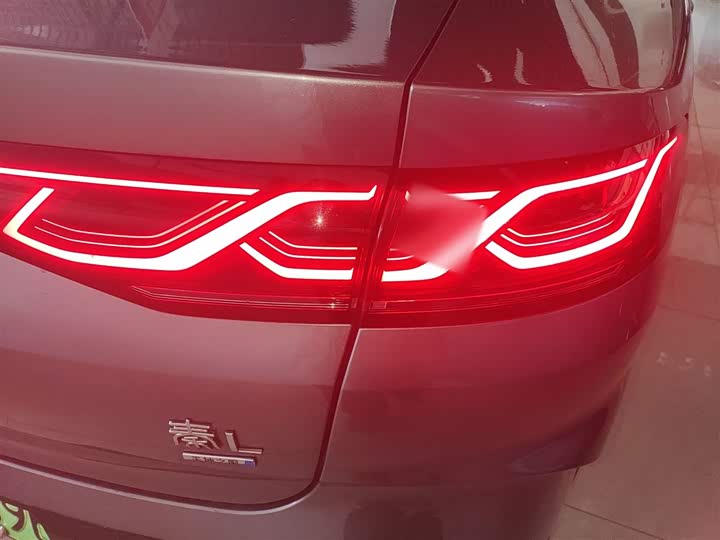 Фото 8 - BYD Qin L