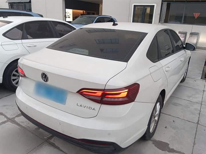 Фото 7 - Volkswagen Lavida