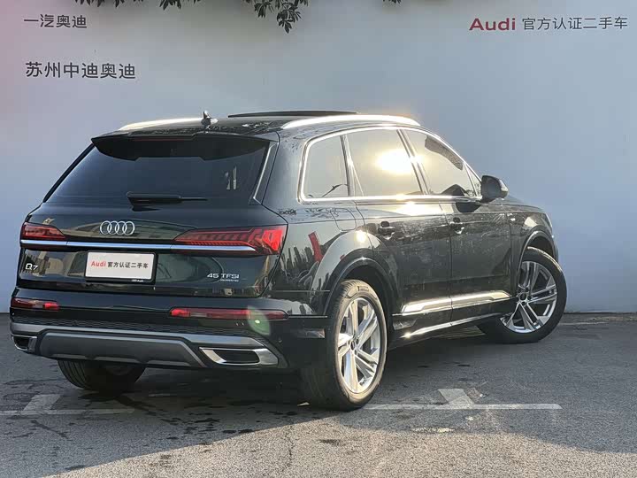 Фото 4 - Audi Q7