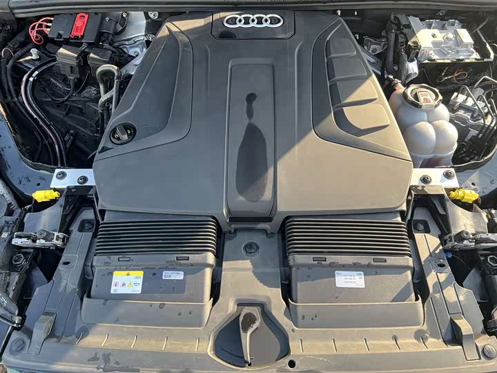 Фото 9 - Audi Q7