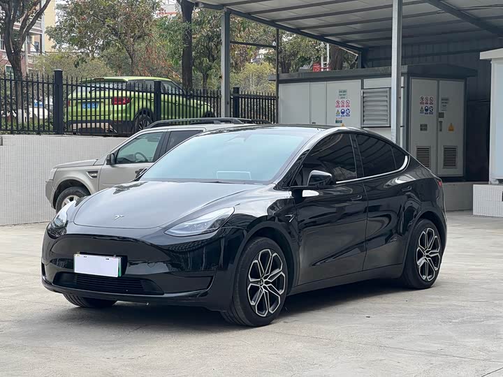 Фото 1 - Tesla Model Y