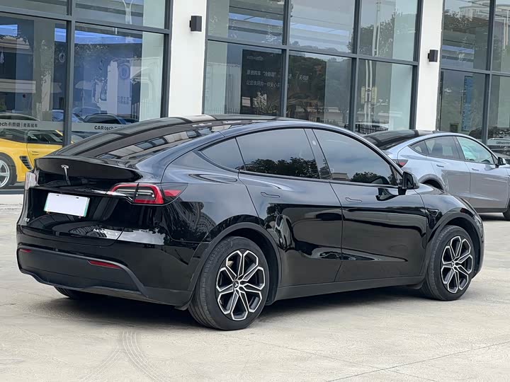 Фото 7 - Tesla Model Y