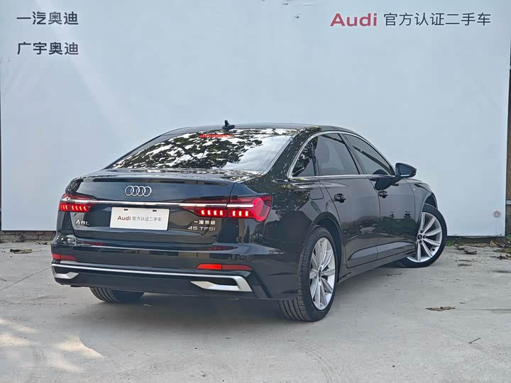 Фото 4 - Audi A6L