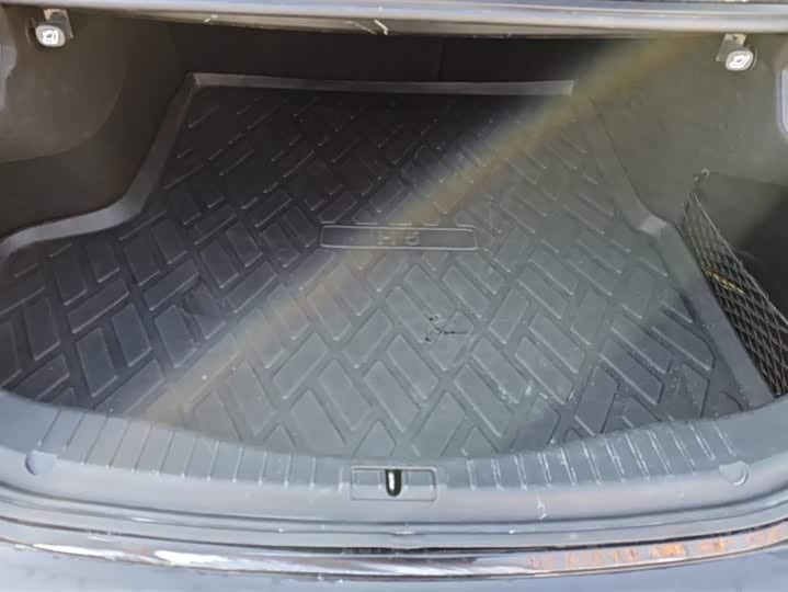 Фото 4 - Hongqi H5