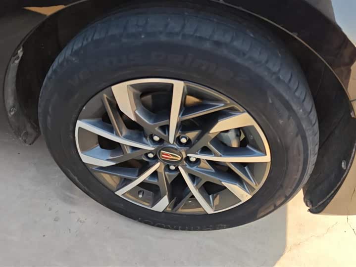 Фото 6 - Hongqi H5