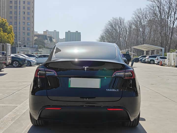 Фото 8 - Tesla Model Y