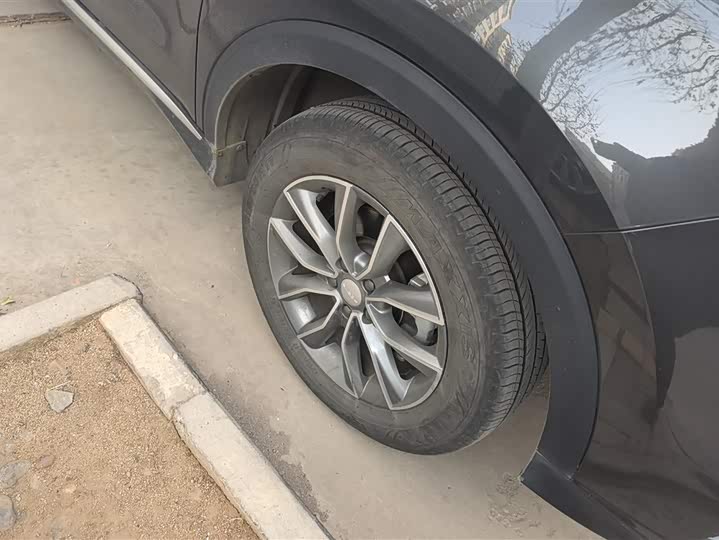 Фото 5 - Roewe RX5