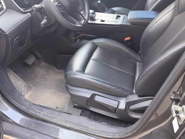 Фото 8 - Roewe RX5