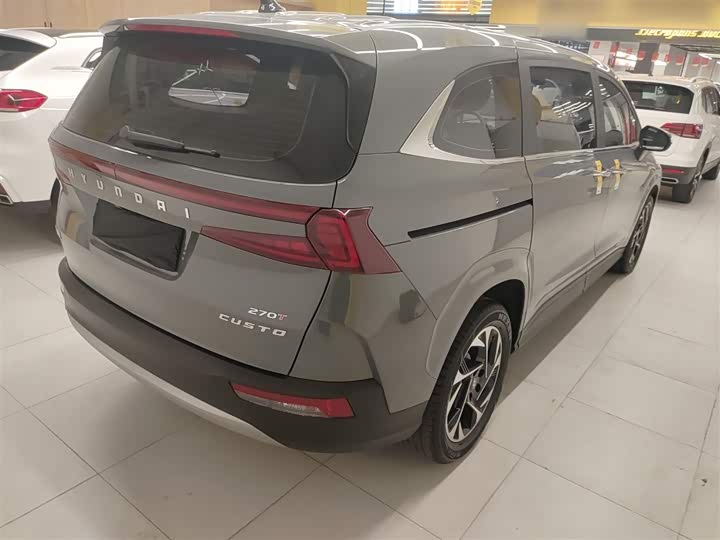 Фото 7 - Hyundai Custo