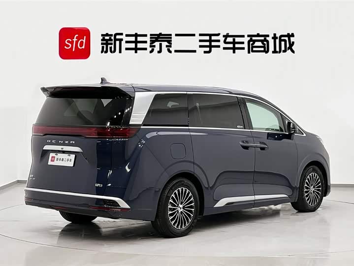 Фото 5 - Denza D9