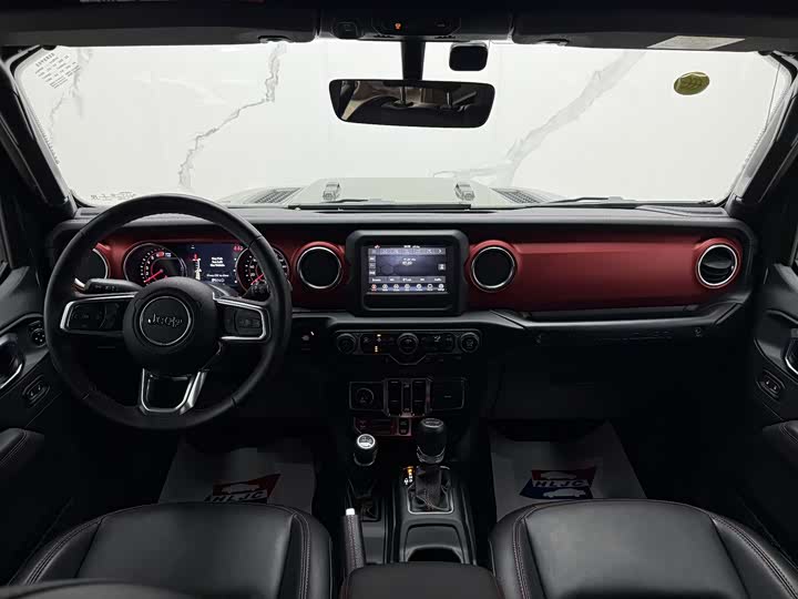 Фото 9 - Jeep Wrangler