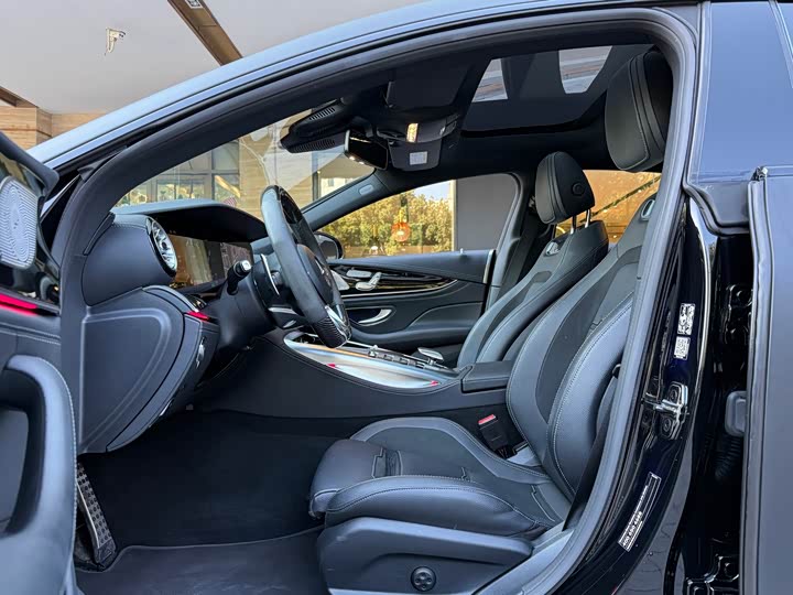 Фото 9 - Mercedes-Benz AMG GT