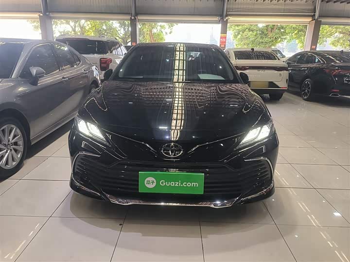 Фото 3 - Toyota Camry