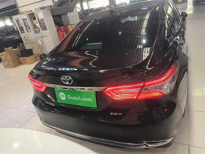 Фото 6 - Toyota Camry