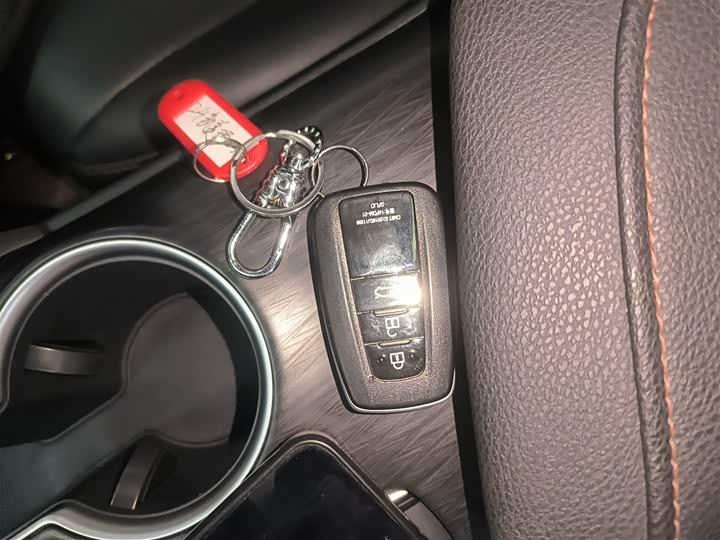 Фото 9 - Toyota Camry