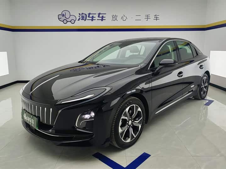 Фото 1 - Hongqi E-QM5