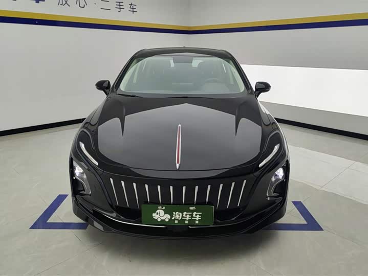 Фото 2 - Hongqi E-QM5