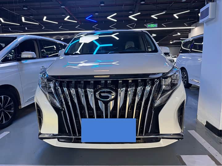 Фото 2 - GAC Trumpchi M8