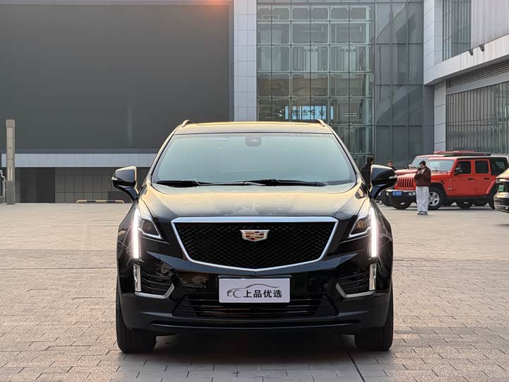 Фото 2 - Cadillac XT5