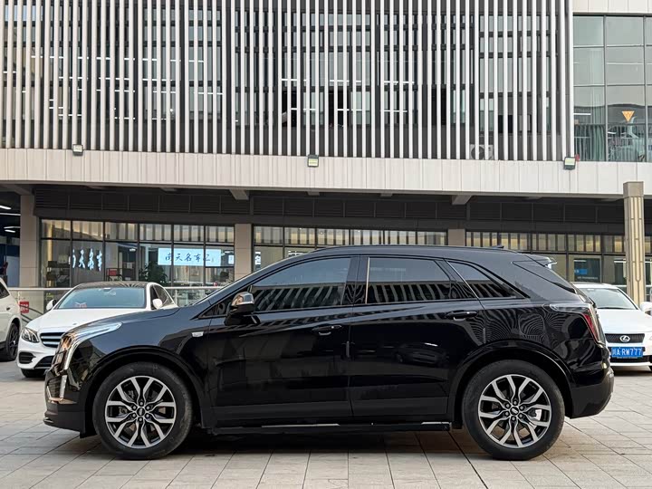 Фото 4 - Cadillac XT5