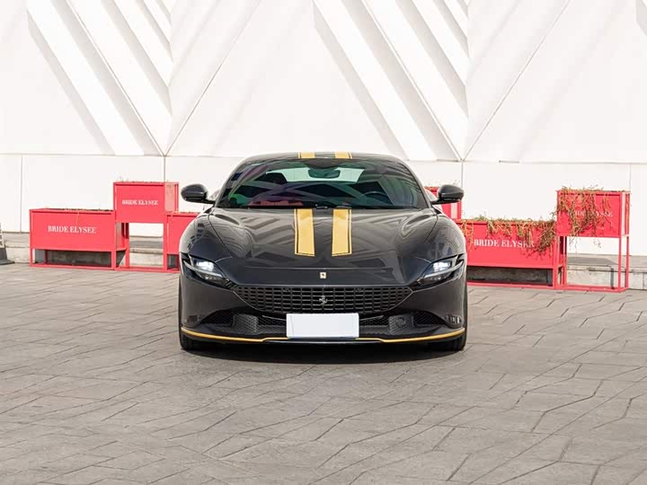 Фото 2 - Ferrari Roma