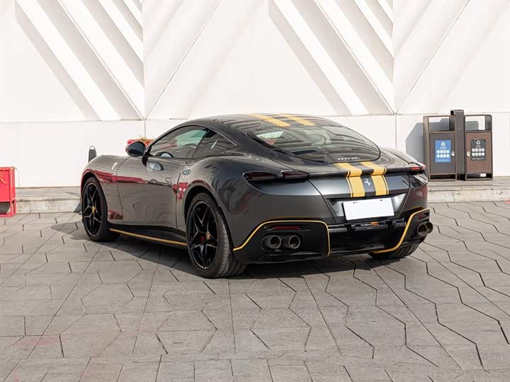 Фото 6 - Ferrari Roma