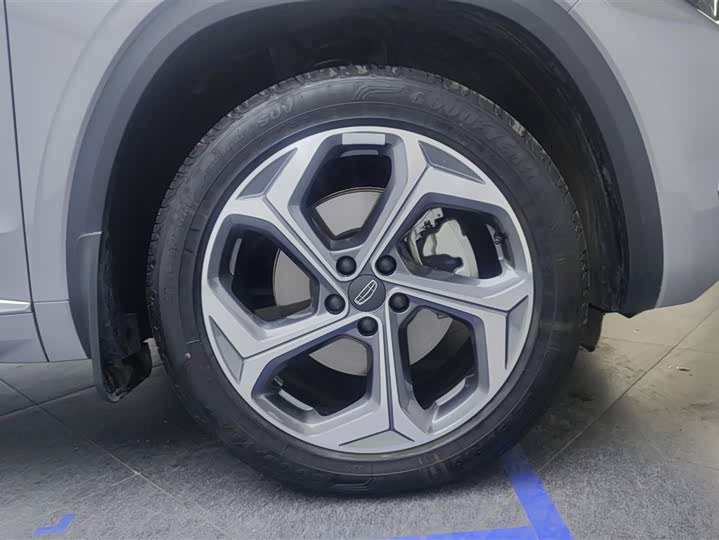 Фото 6 - Geely Monjaro