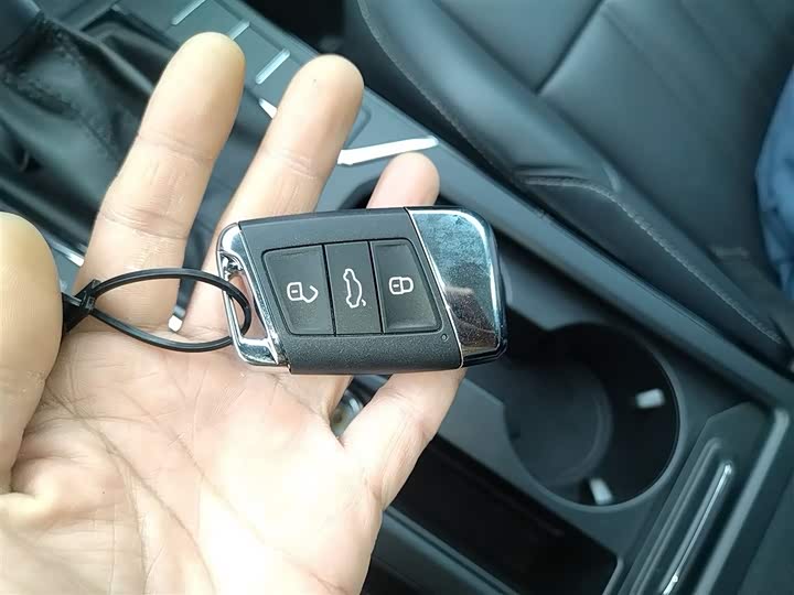 Фото 9 - Volkswagen Passat