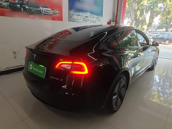 Фото 7 - Tesla Model 3