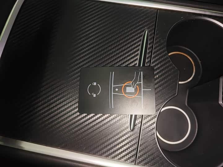 Фото 9 - Tesla Model 3