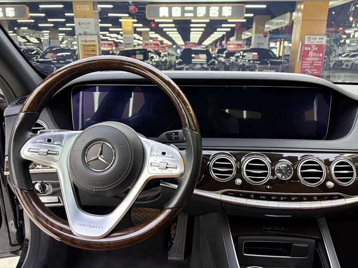 Фото 4 - Mercedes-Benz Maybach S-Class