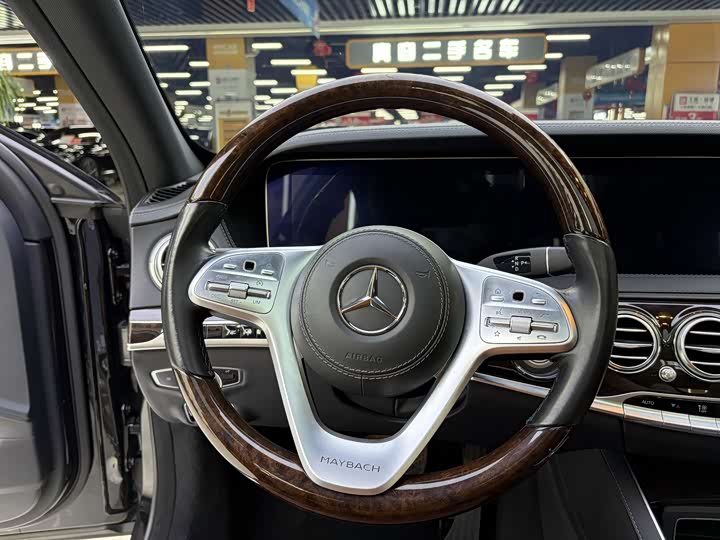 Фото 8 - Mercedes-Benz Maybach S-Class