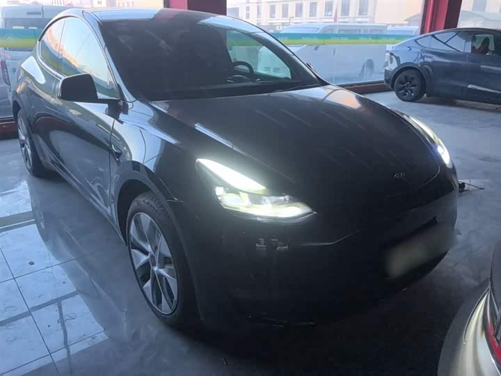 Фото 4 - Tesla Model Y