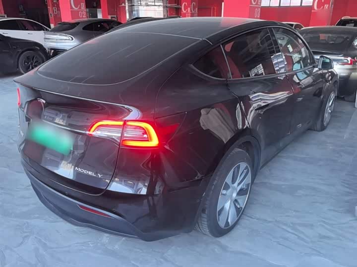 Фото 6 - Tesla Model Y