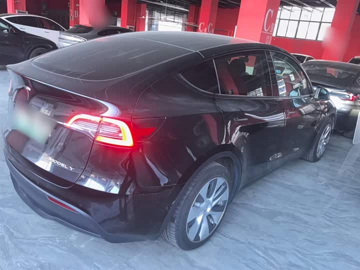 Фото 7 - Tesla Model Y