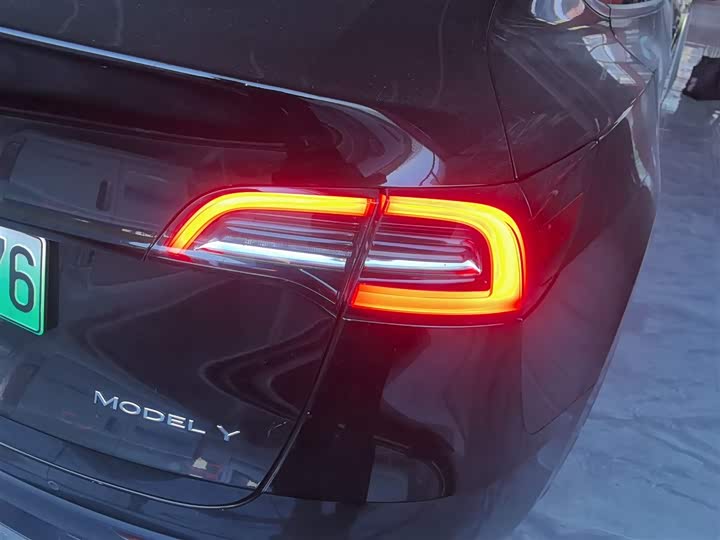 Фото 8 - Tesla Model Y